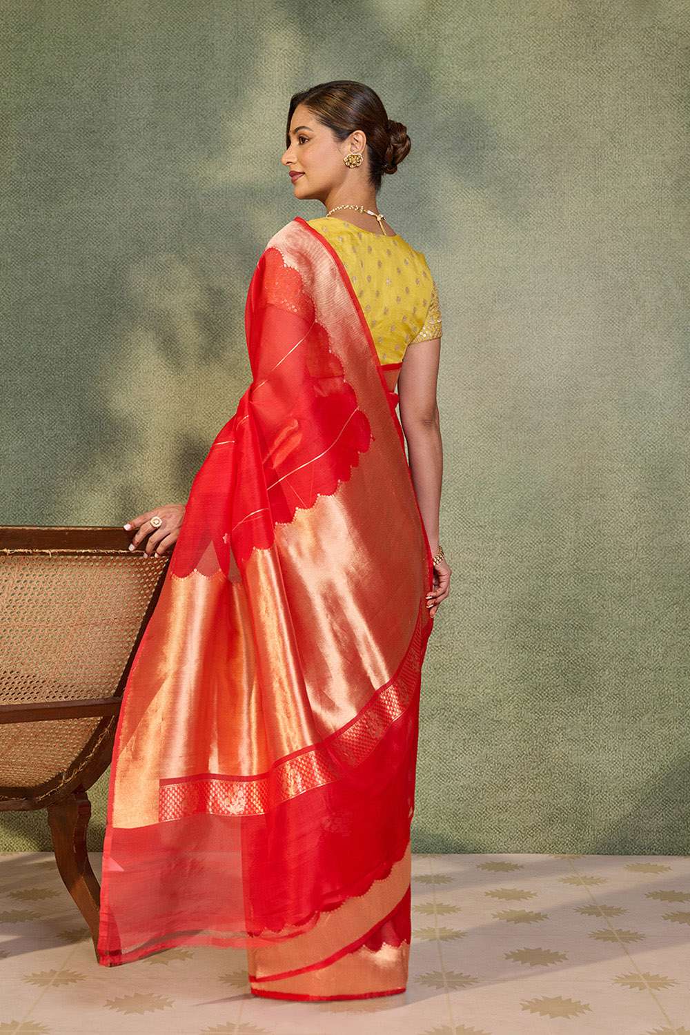 Red Pure Silk Organza Kadwa Banarasi Saree image number null