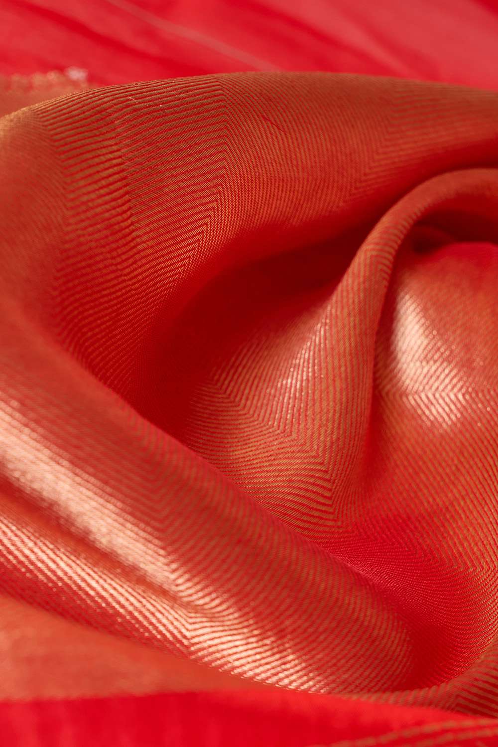 Red Pure Silk Organza Kadwa Banarasi Saree image number null