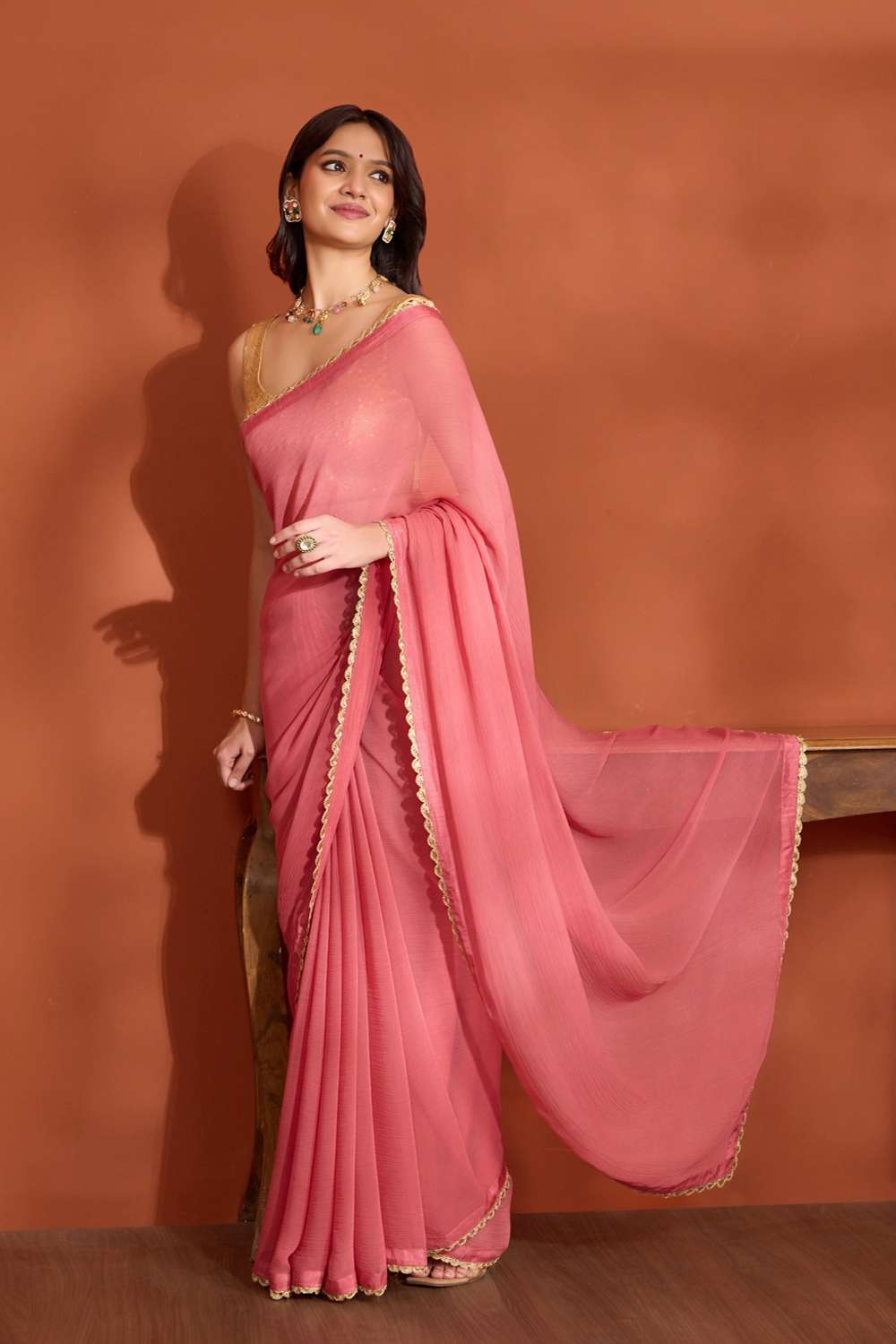 Red Viscose Chiffon Bengal Woven Saree image number null