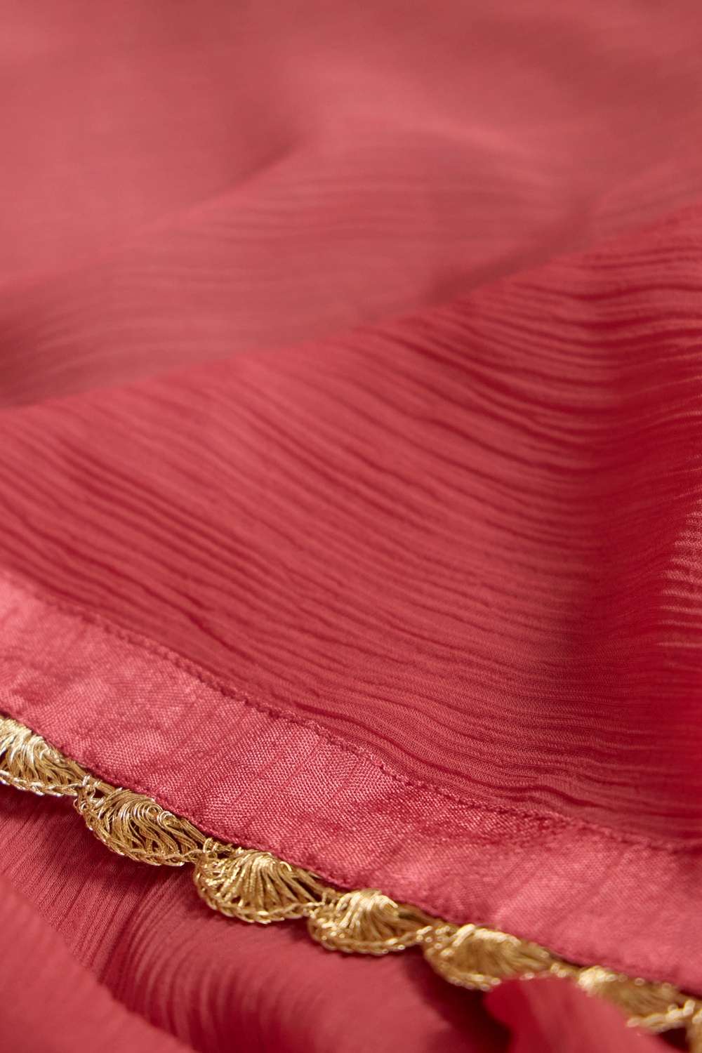 Red Viscose Chiffon Bengal Woven Saree image number null