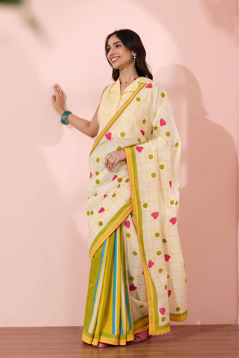 Off White Screen Printed Bengal Pure Cotton Saree image number null