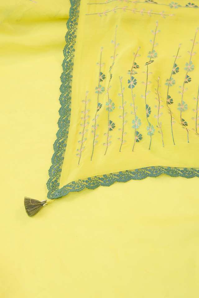 Light Yellow Bengal Pure Silk Cotton Embroidered Saree thumbnail image number null