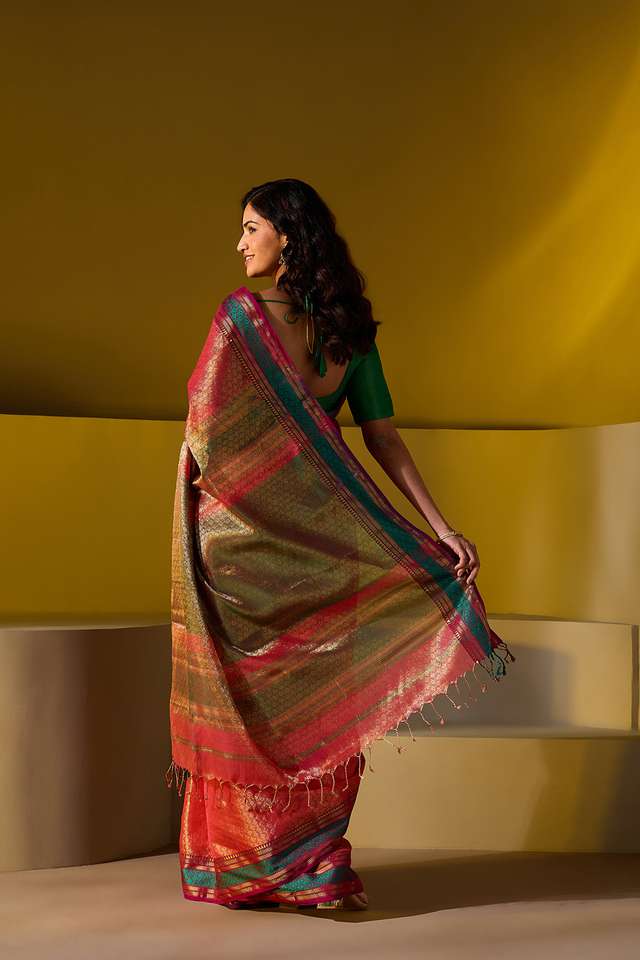 Pink Brocade Pure Silk Cotton Maheshwari Saree thumbnail image number null