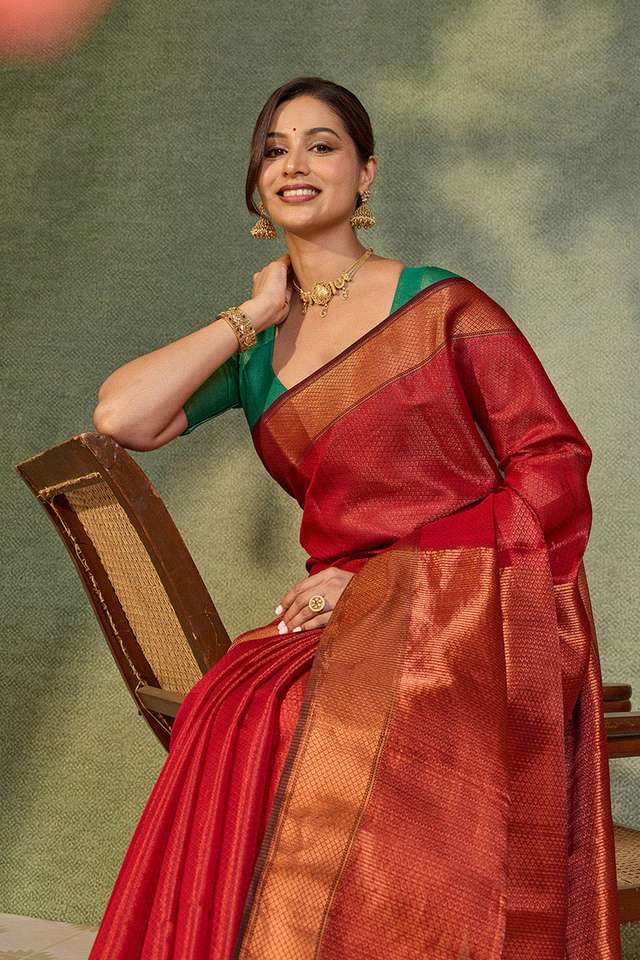 Red Brocade Pure Silk Cotton Maheshwari Saree image number