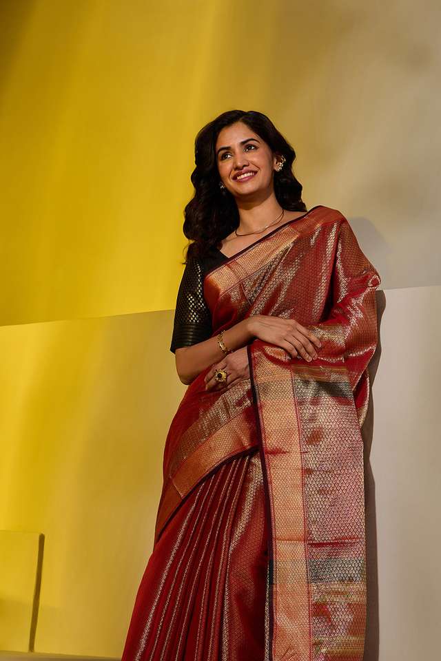 Red Brocade Pure Silk Cotton Maheshwari Saree thumbnail image number null