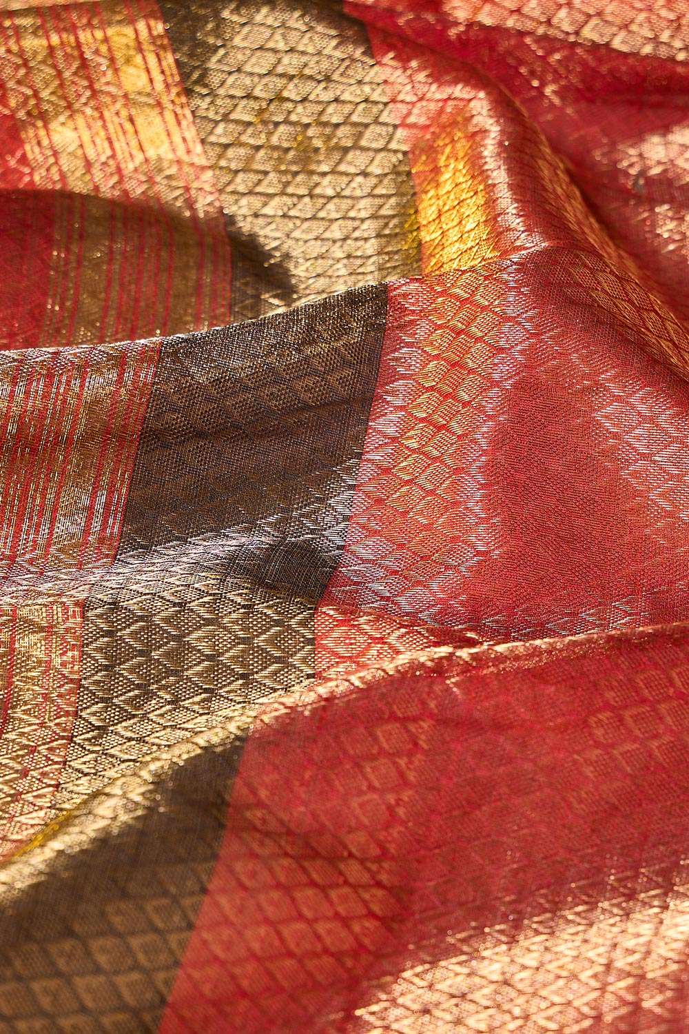 Red Brocade Pure Silk Cotton Maheshwari Saree image number null