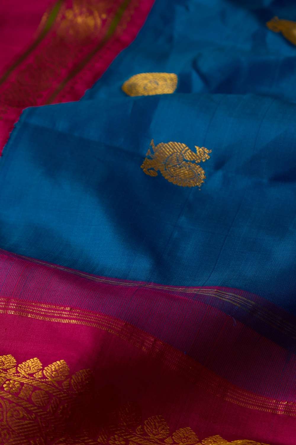 Blue Pure Silk Woven Kanjivaram Saree image number null