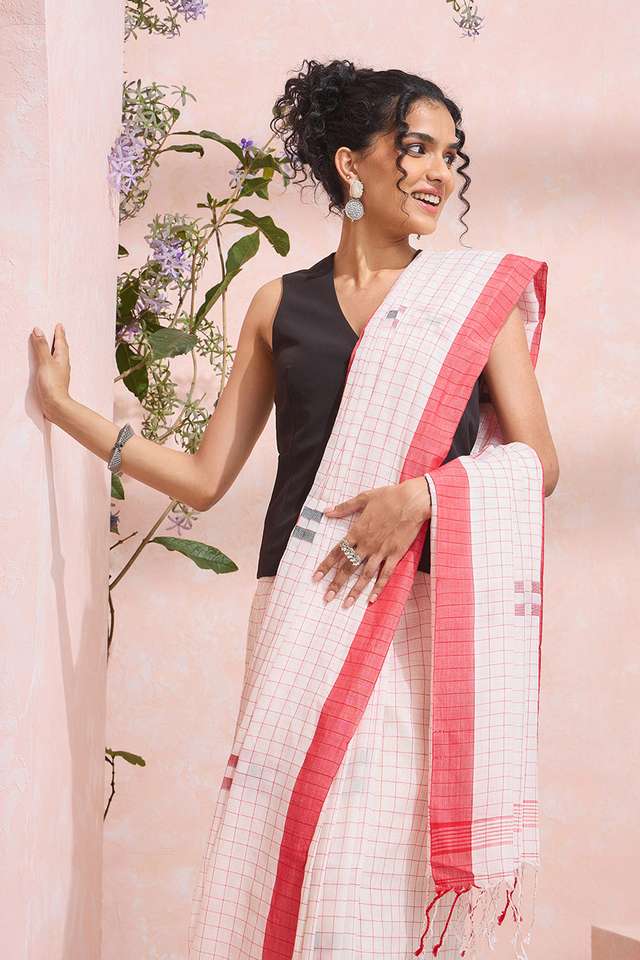 Off White Bengal Pure Cotton Jamdani Saree thumbnail image number null