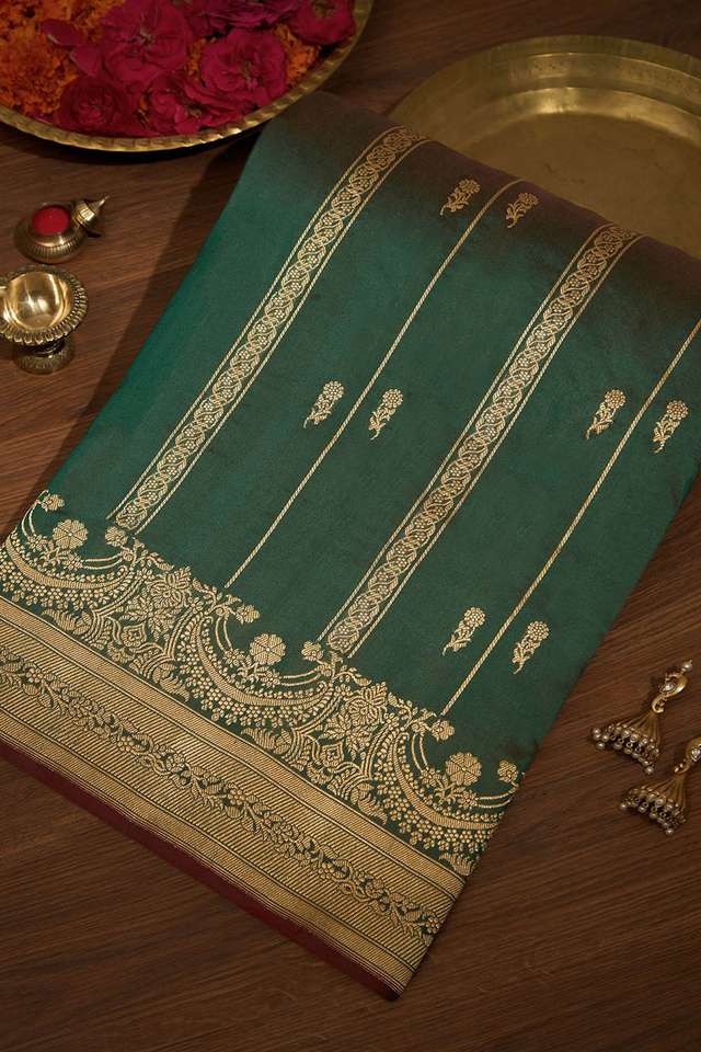 Dark Green Pure Silk Kadwa Banarasi Saree image number