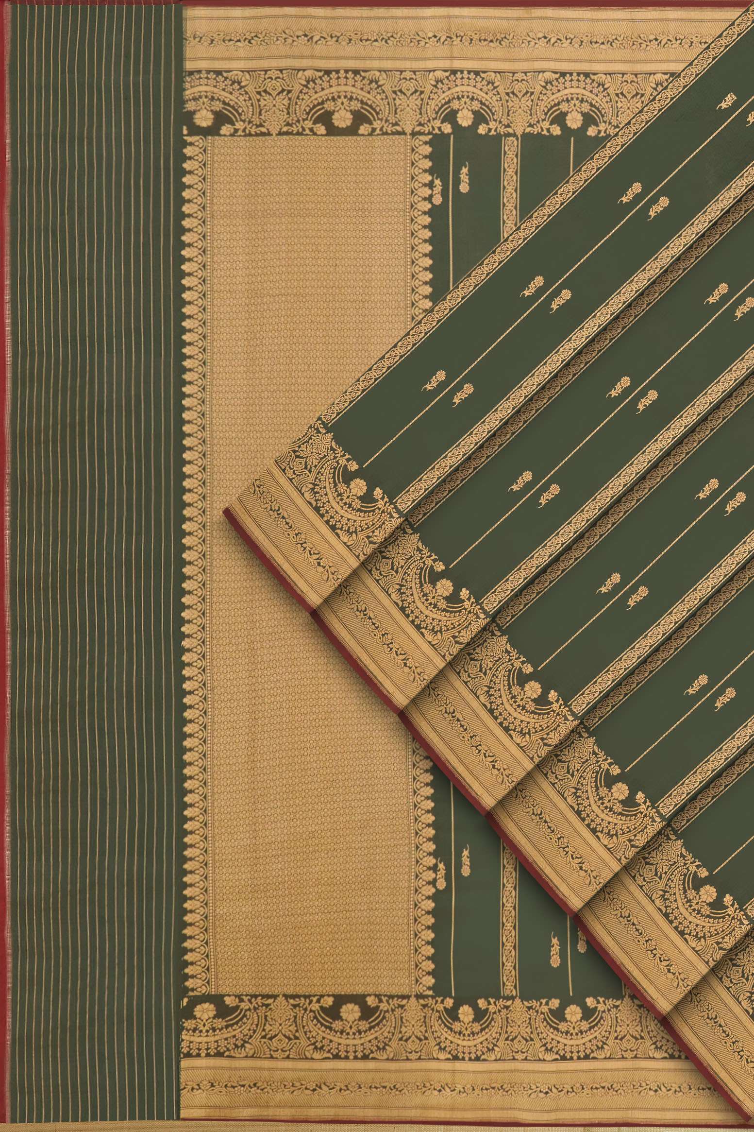 Dark Green Pure Silk Kadwa Banarasi Saree image number null
