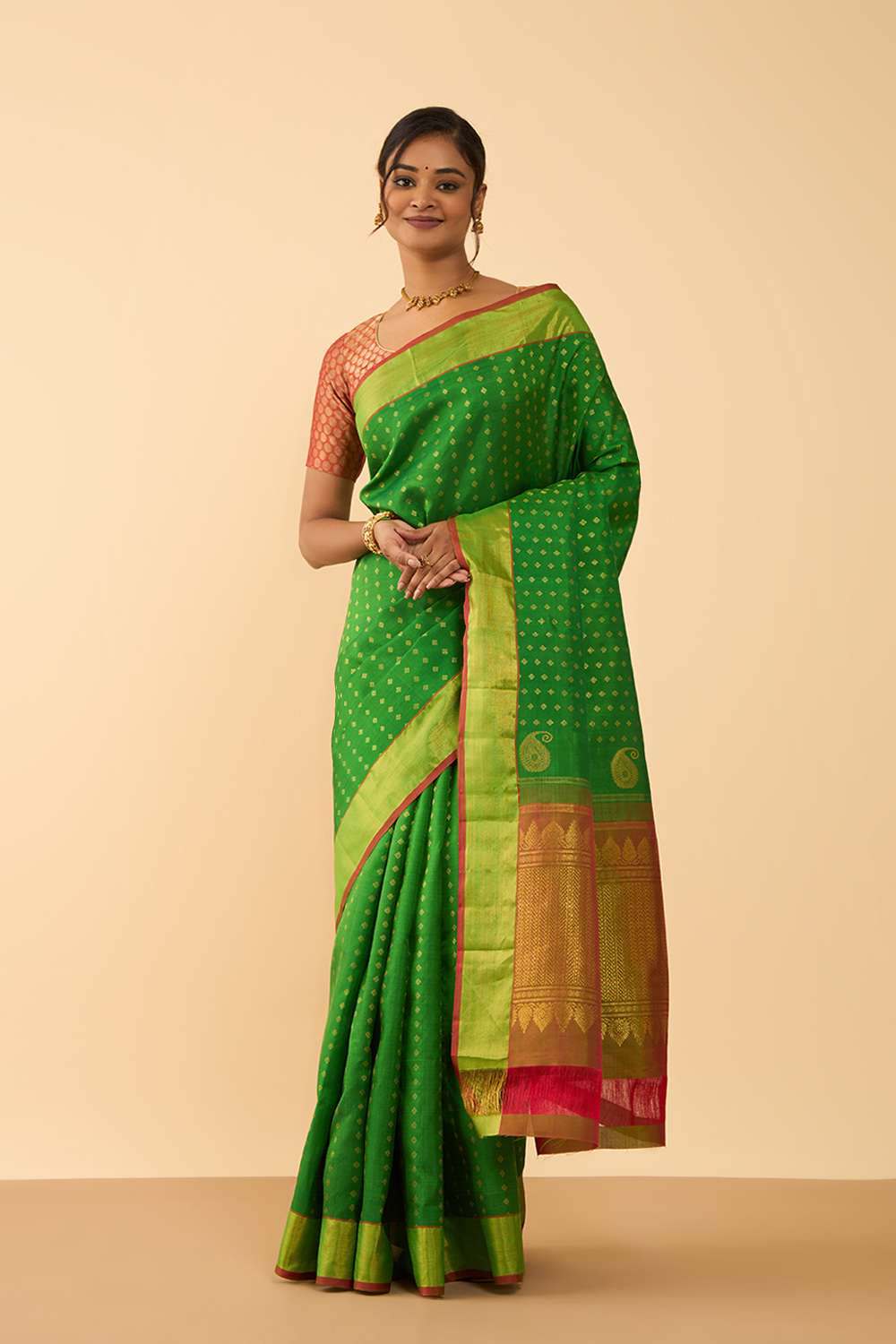 Green Pure Silk Woven Kanjivaram Saree image number null