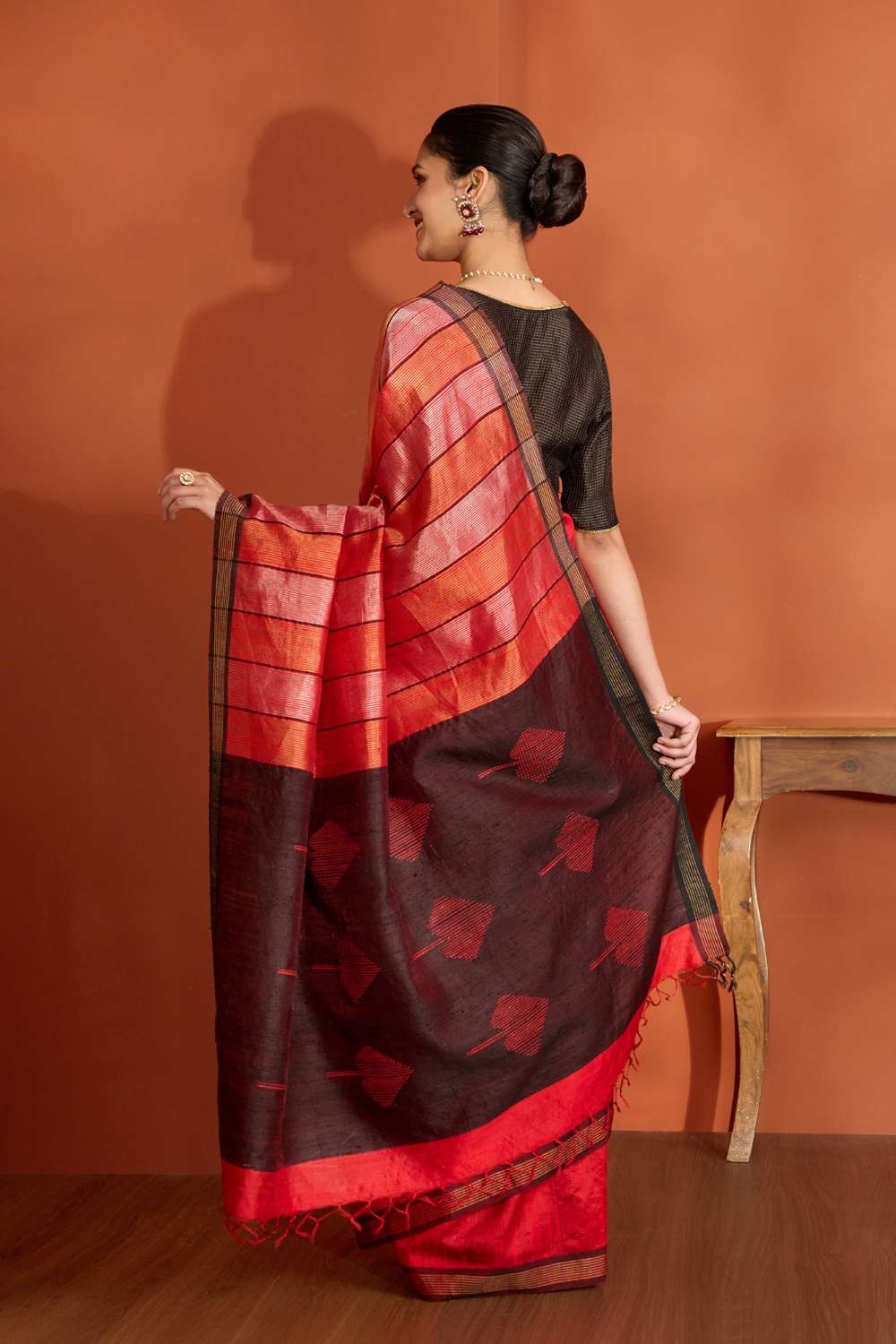 Red Bhagalpur Woven Pure Tussar Silk Saree image number null