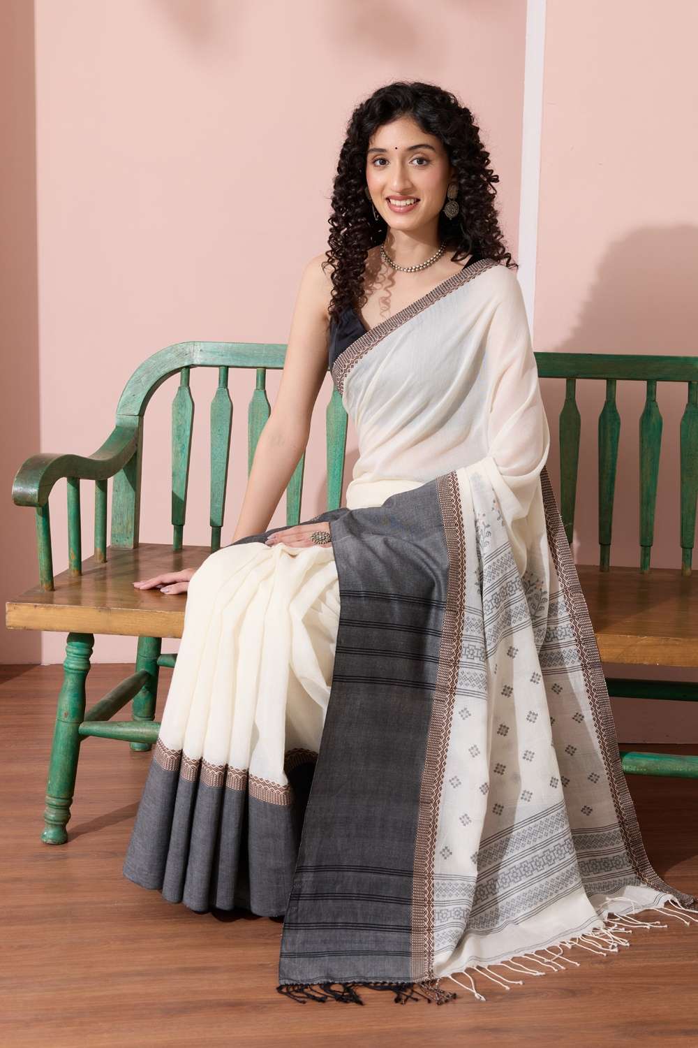 Off White Woven Pure Cotton Bengal Saree image number null