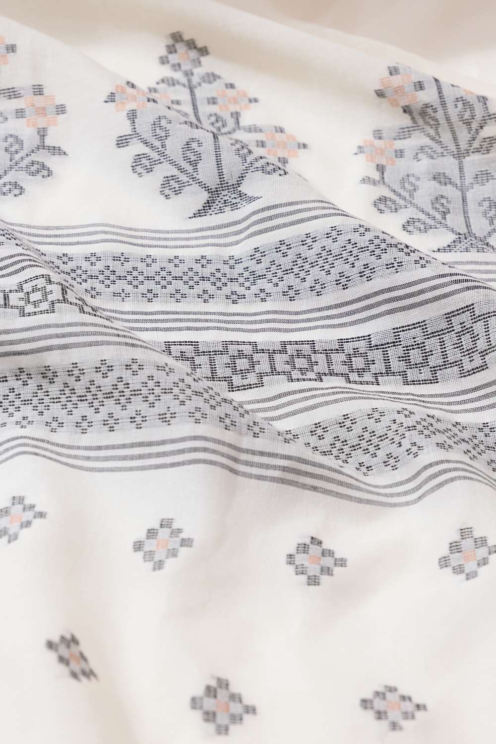 Off White Woven Pure Cotton Bengal Saree image number null