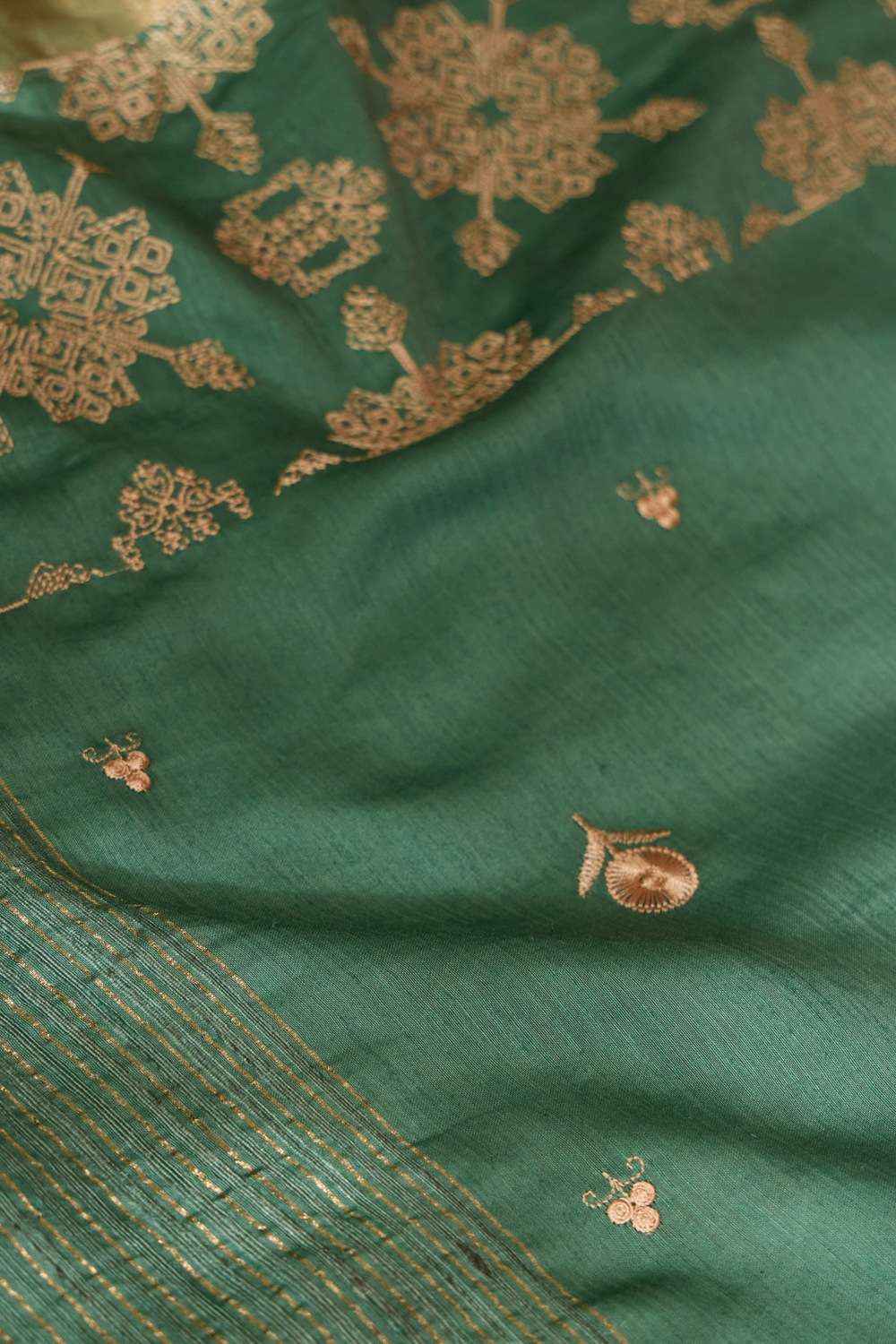 Dark Green Bengal Pure Silk Linen Embroidered Saree image number null