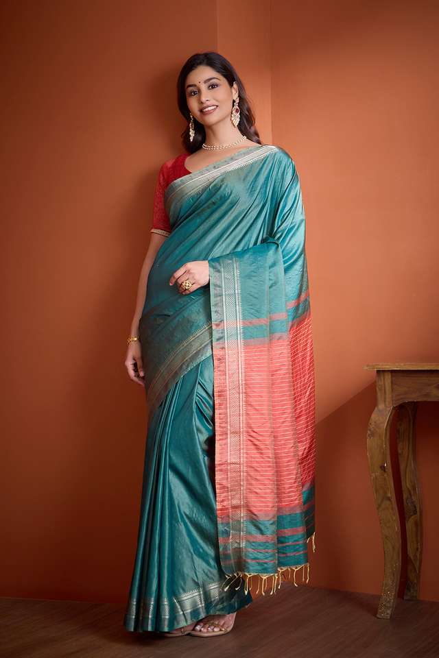 Dark Green Pure Silk Bishnupur Woven Saree thumbnail image number null