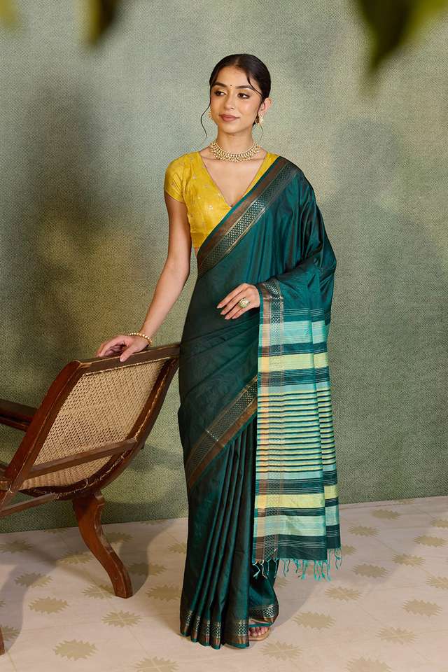 Dark Green Pure Silk Woven Bishnupur Saree image number