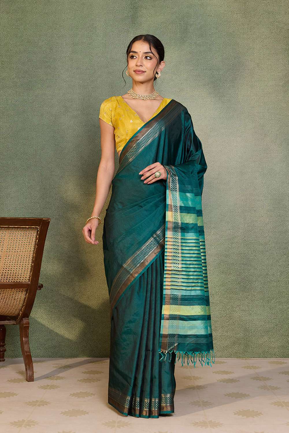 Dark Green Pure Silk Woven Bishnupur Saree image number null