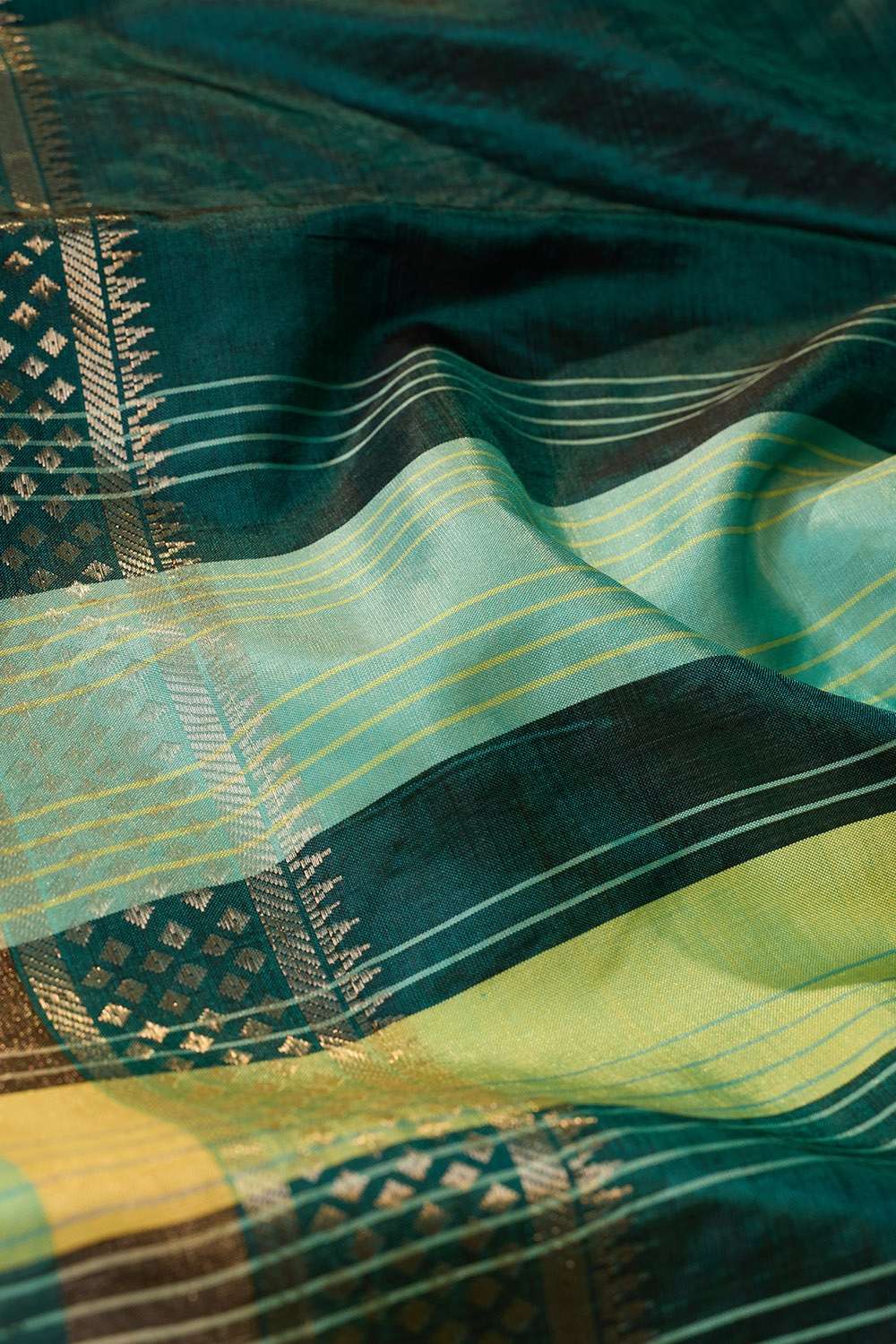 Dark Green Pure Silk Woven Bishnupur Saree image number null