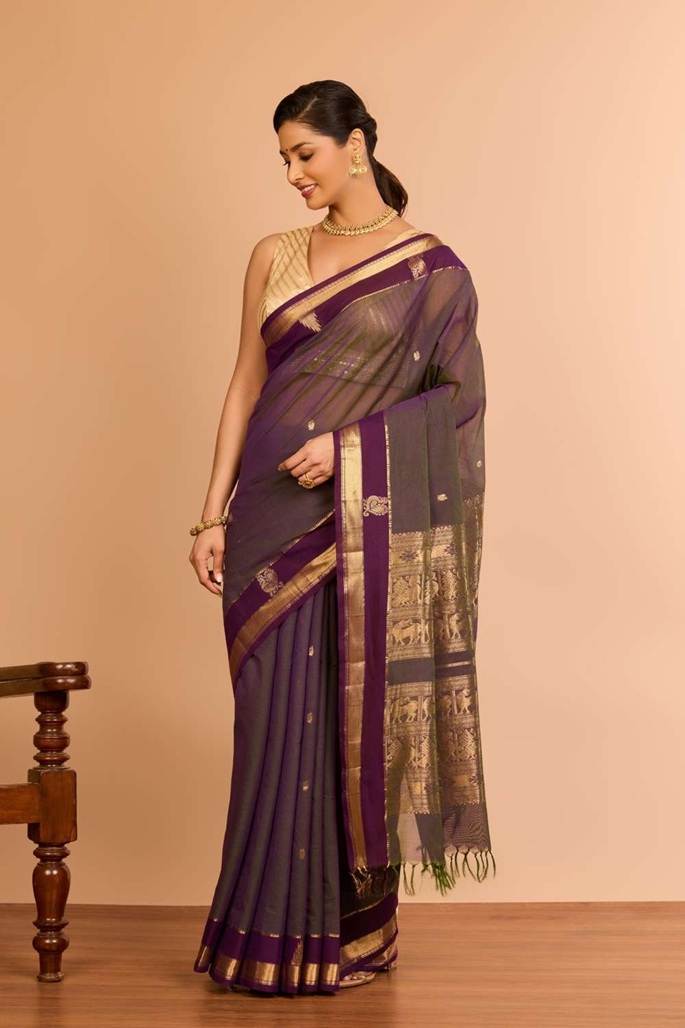 Violet Cotton Woven Saree image number null
