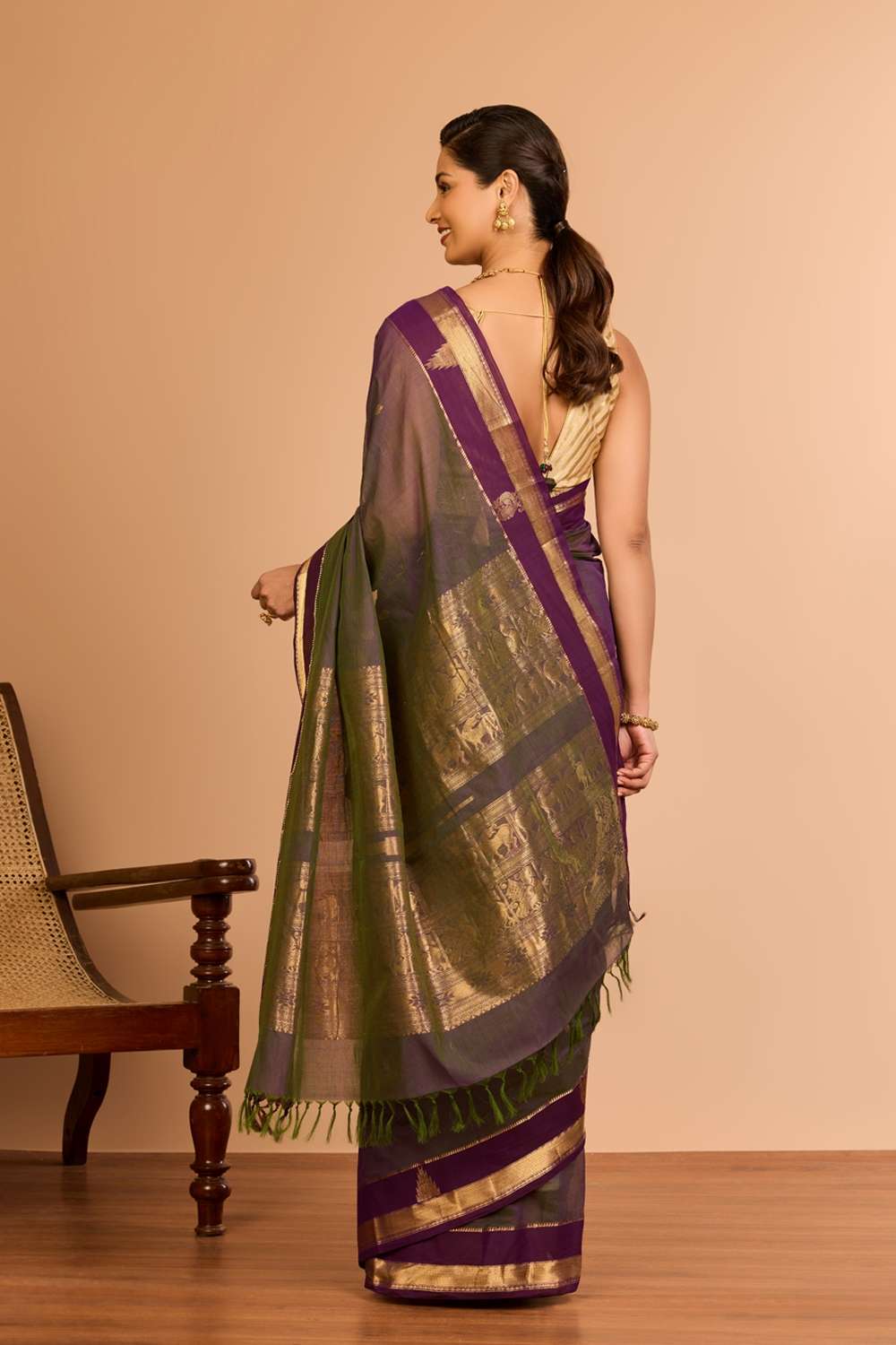 Violet Cotton Woven Saree image number null