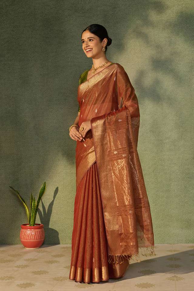 Red Woven Pure Tissue Cotton Maheshwari Saree thumbnail image number null