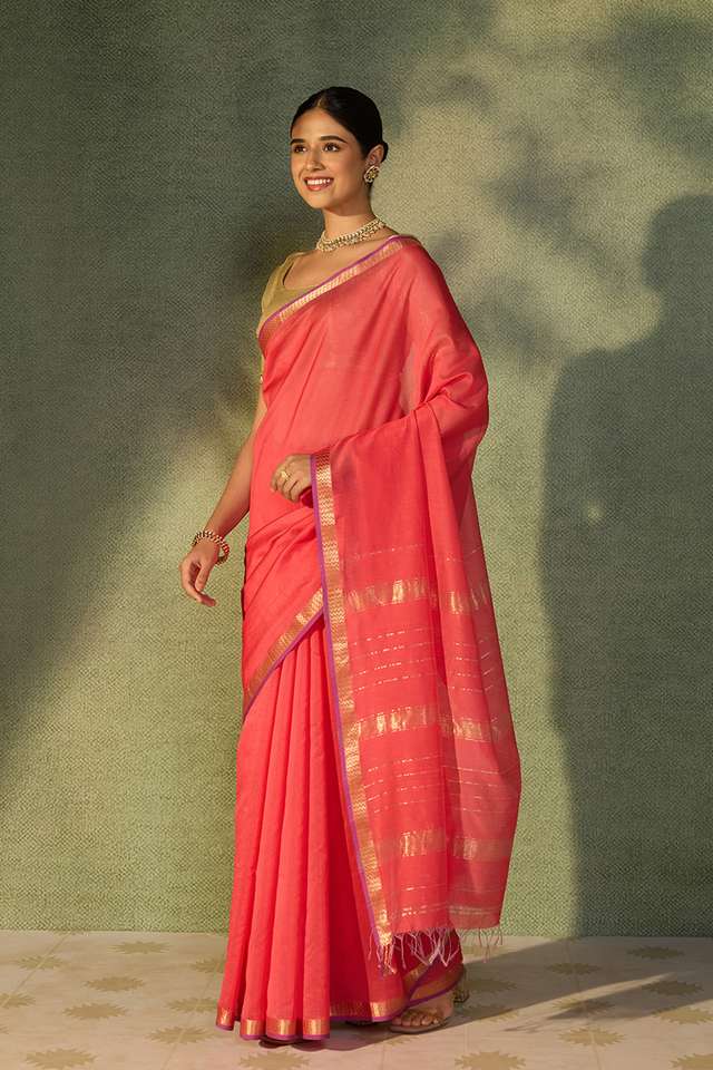 Dark Pink Woven Pure Silk Cotton Maheshwari Saree thumbnail image number null