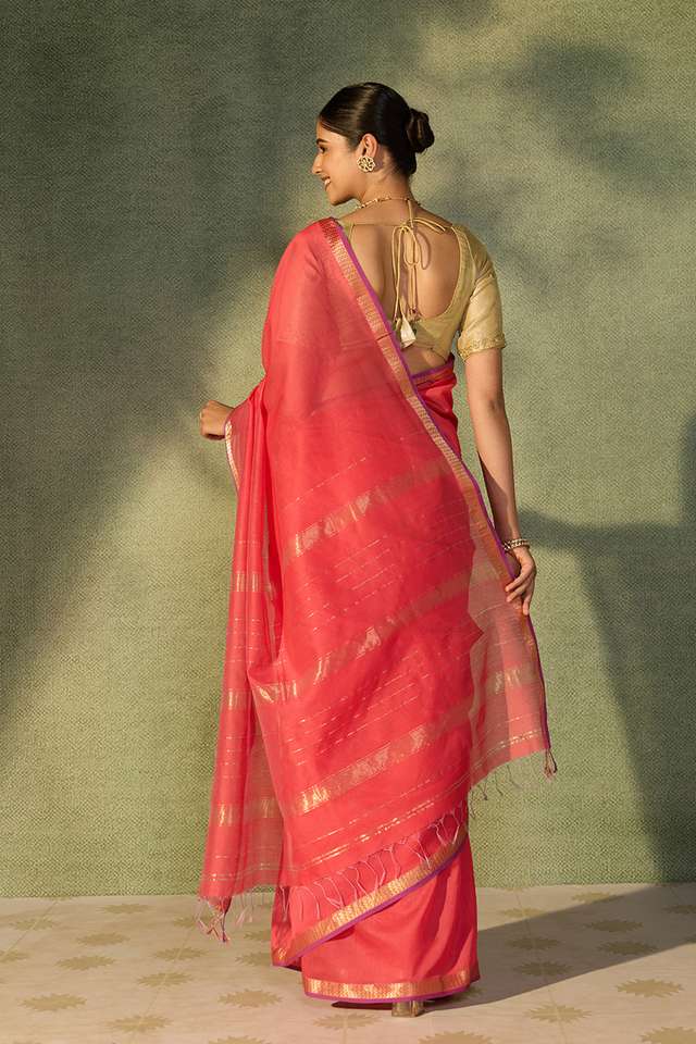 Dark Pink Woven Pure Silk Cotton Maheshwari Saree thumbnail image number null