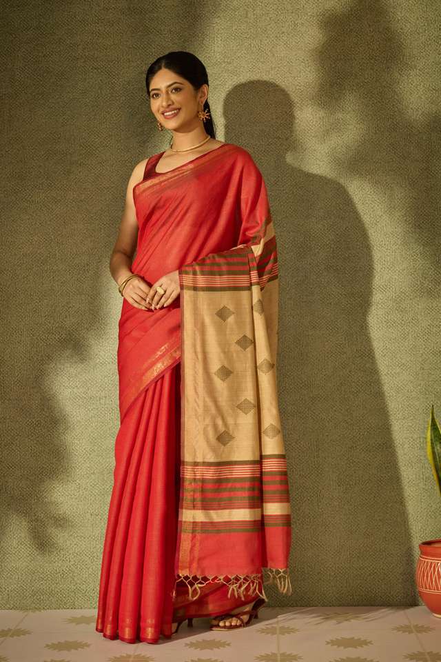 Red Bhagalpur Woven Silk Viscose Saree thumbnail image number null