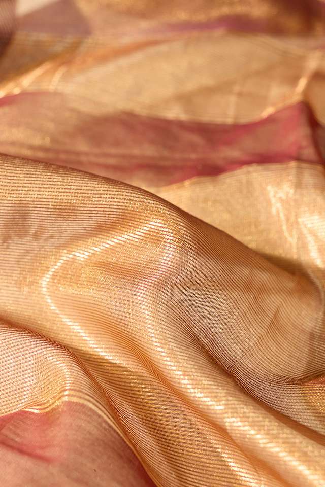 Purple Woven Pure Tissue Cotton Maheshwari Saree thumbnail image number null