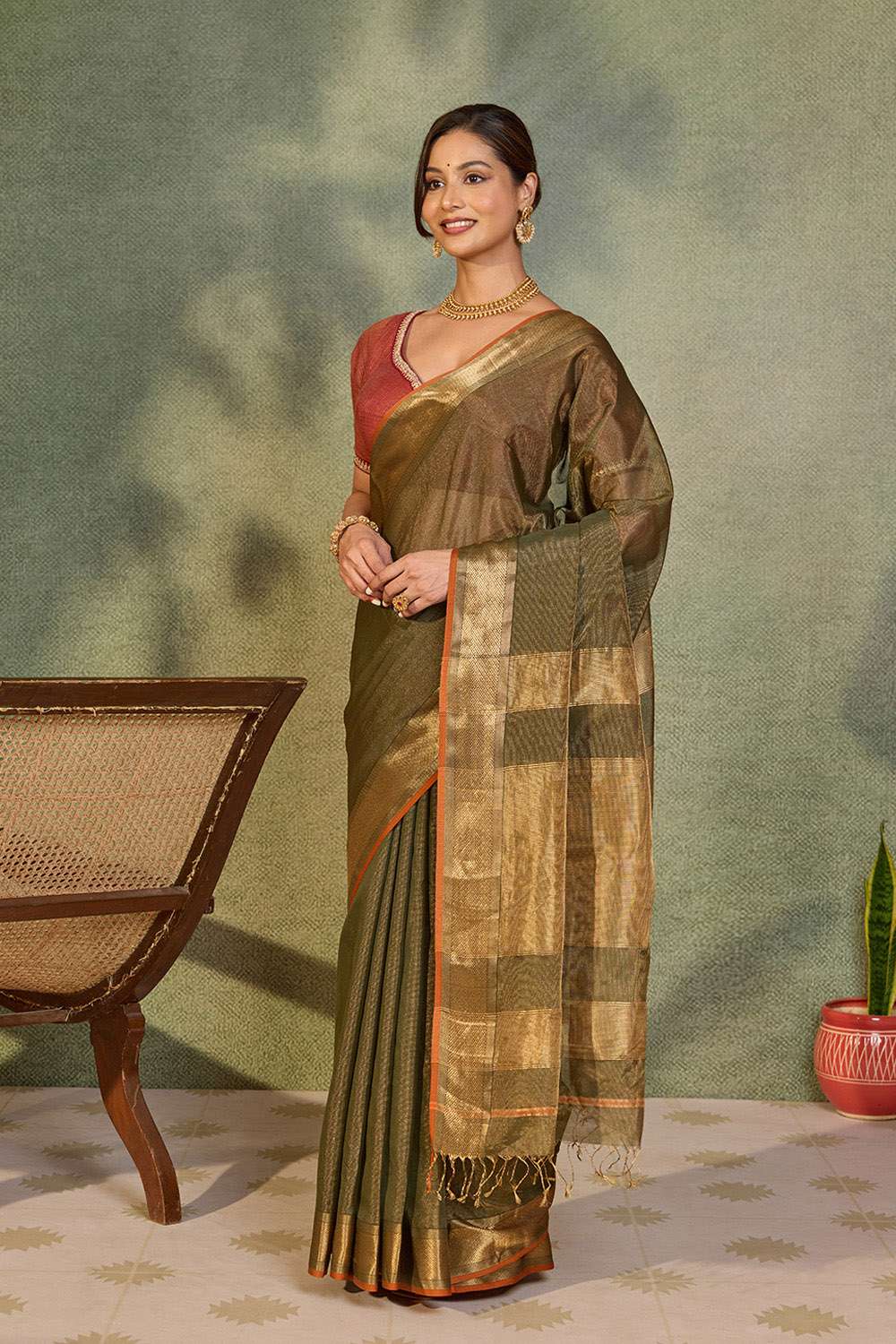Green Woven Pure Tissue Cotton Maheshwari Saree image number null