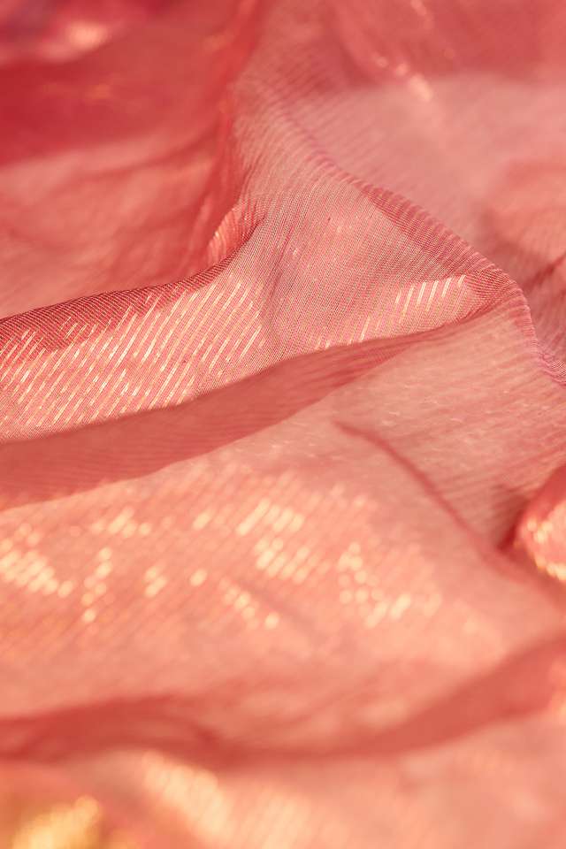 Pink Woven Pure Silk Cotton Maheshwari Saree thumbnail image number null