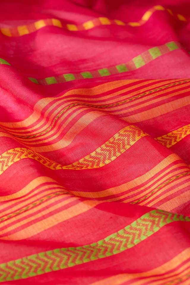 Dark Pink Woven Pure Cotton Bengal Saree thumbnail image number null