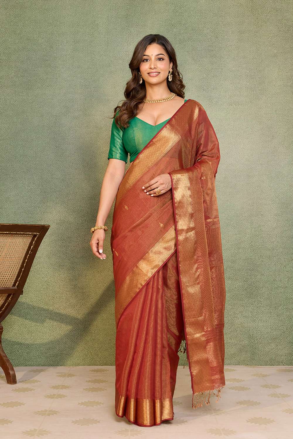 Red Woven Pure Tissue Cotton Maheshwari Saree image number null