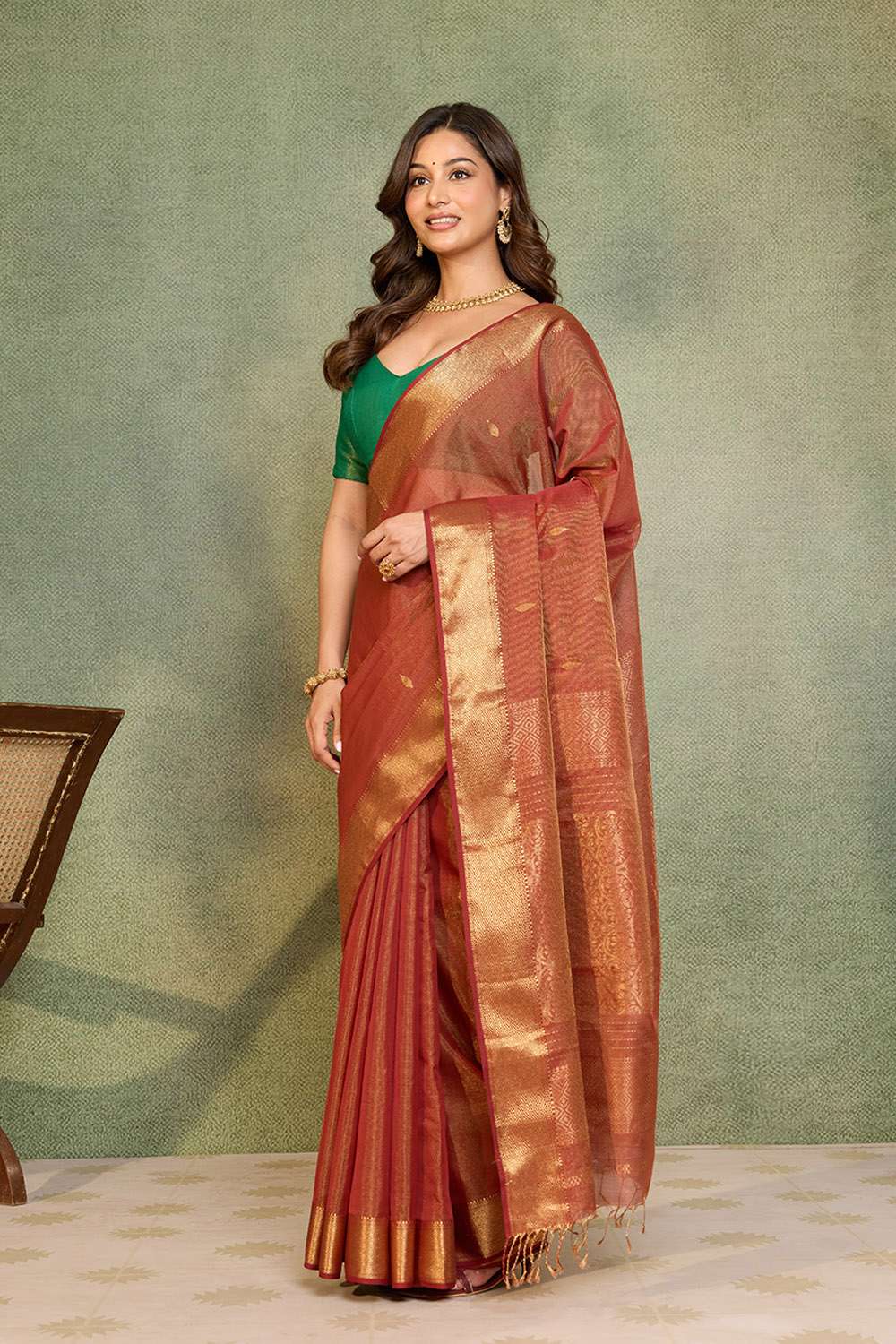 Red Woven Pure Tissue Cotton Maheshwari Saree image number null
