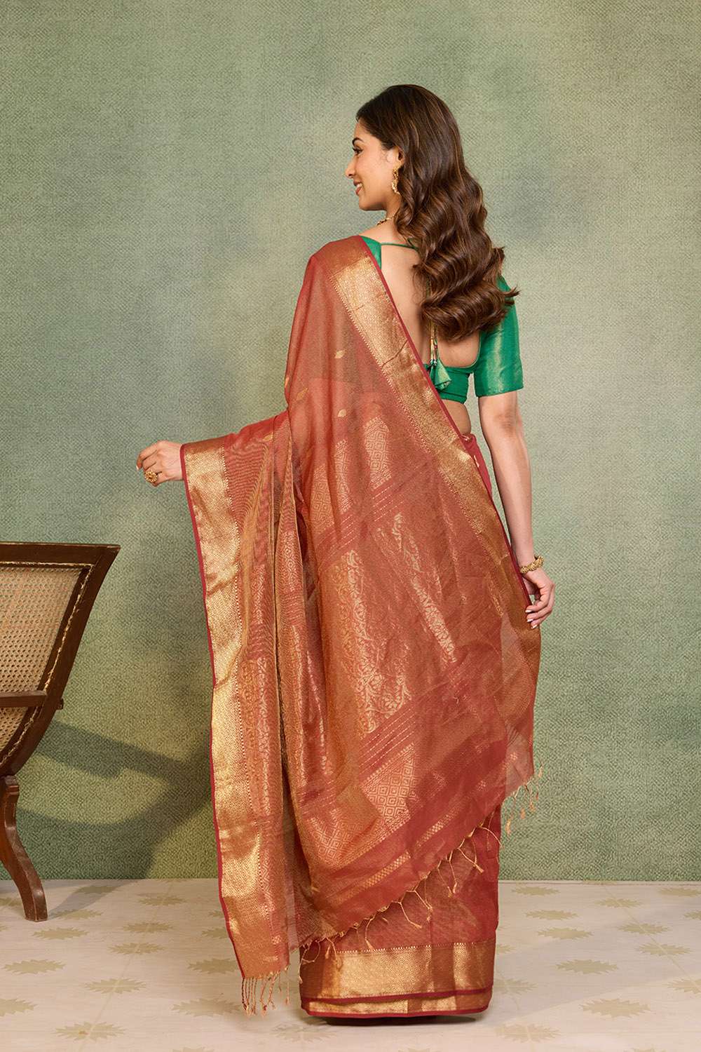 Red Woven Pure Tissue Cotton Maheshwari Saree image number null