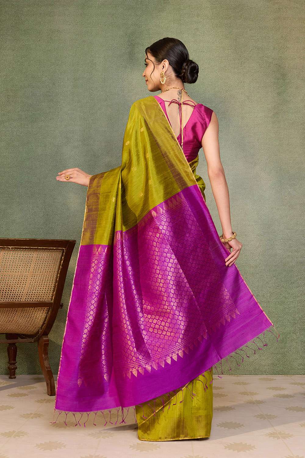 Green Woven Soft Pure Silk Saree image number null