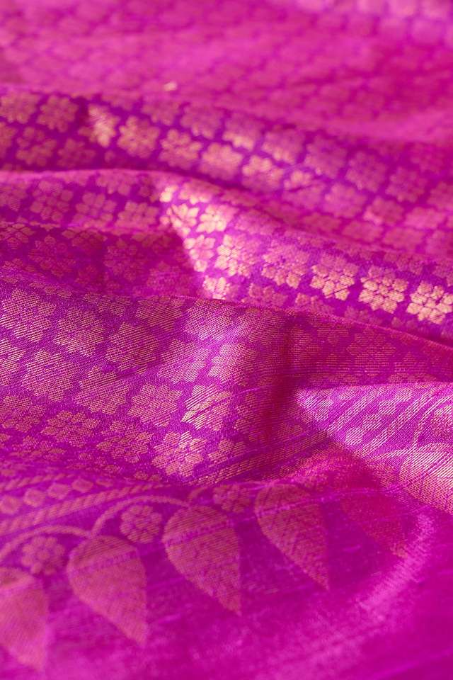 Green Woven Soft Pure Silk Saree thumbnail image number null