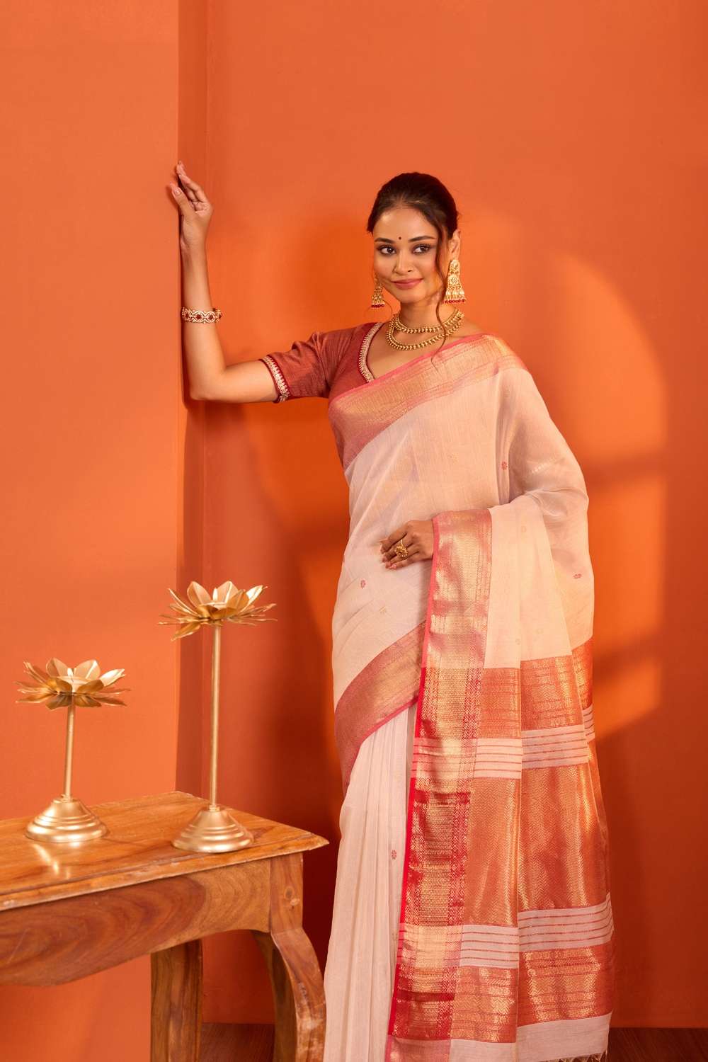 Off White Woven Pure Tissue Cotton Maheshwari Saree image number null