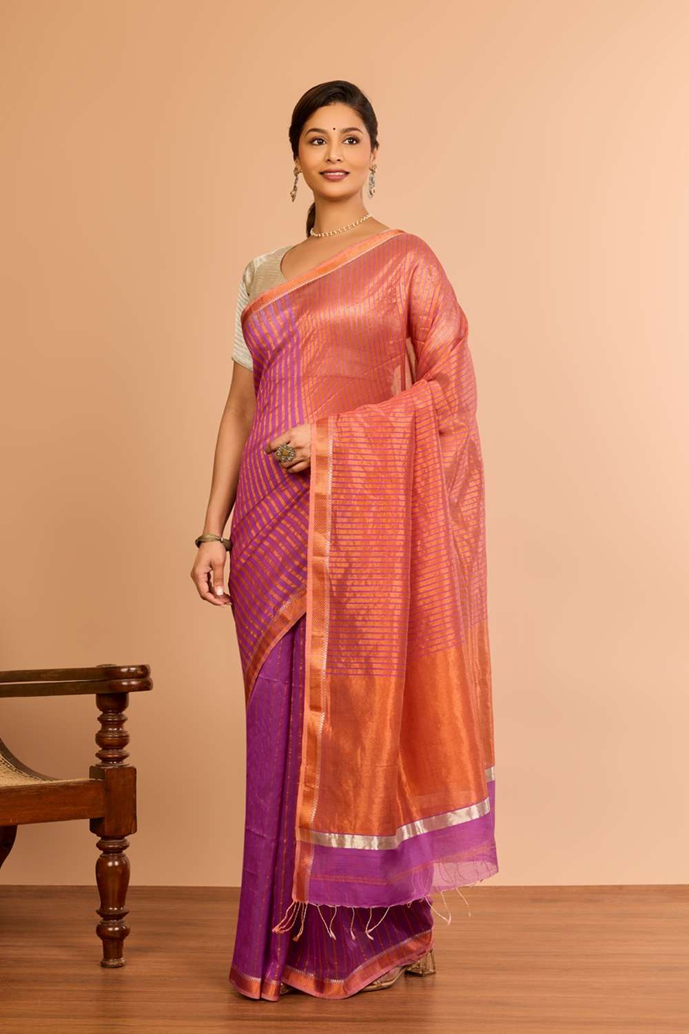 Dark Violet Silk Cotton Maheshwari Woven Saree image number null