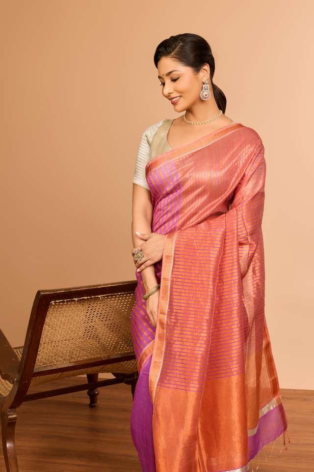 Dark Violet Silk Cotton Maheshwari Woven Saree thumbnail image number null