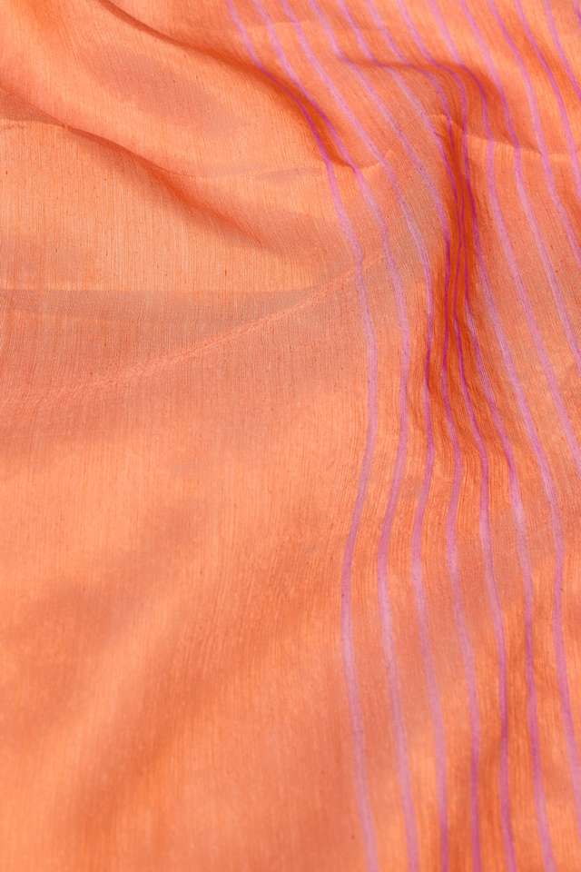 Dark Violet Silk Cotton Maheshwari Woven Saree thumbnail image number null