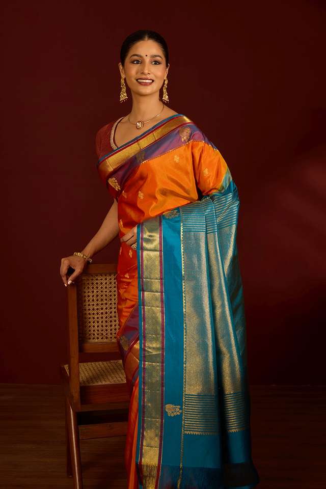 Dark Orange Pure Silk Woven Kanjivaram Saree thumbnail image number null