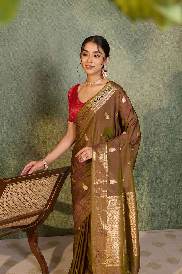 Green Silk Viscose Kadwa Banarasi Saree image number
