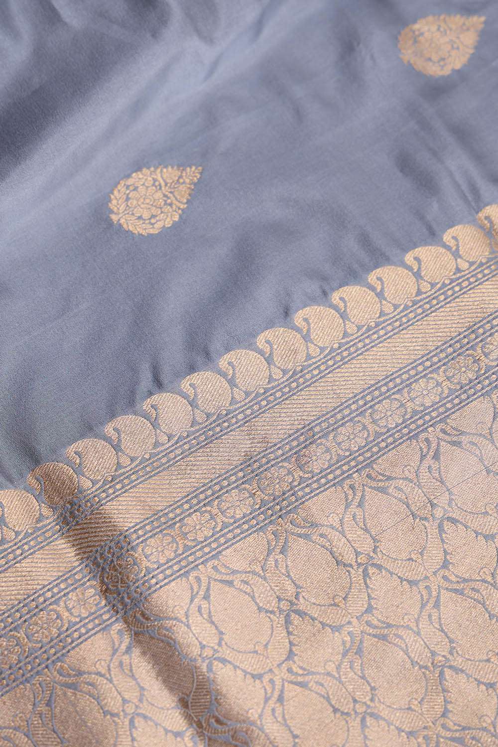 Grey Silk Viscose Kadwa Saree image number null