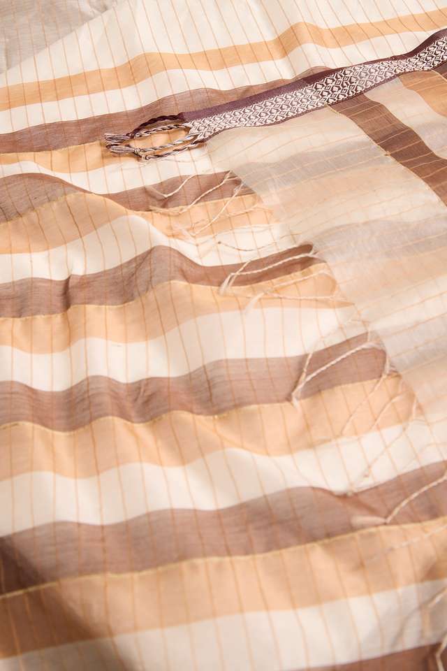 Off White Woven Pure Silk Cotton Maheshwari Saree thumbnail image number null
