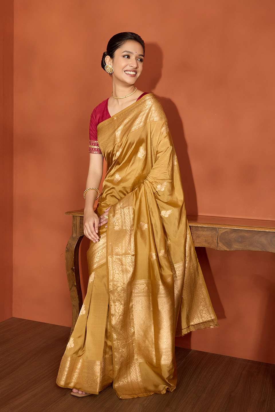 Brown Silk Viscose Kadwa Banaras Inspired Design Saree