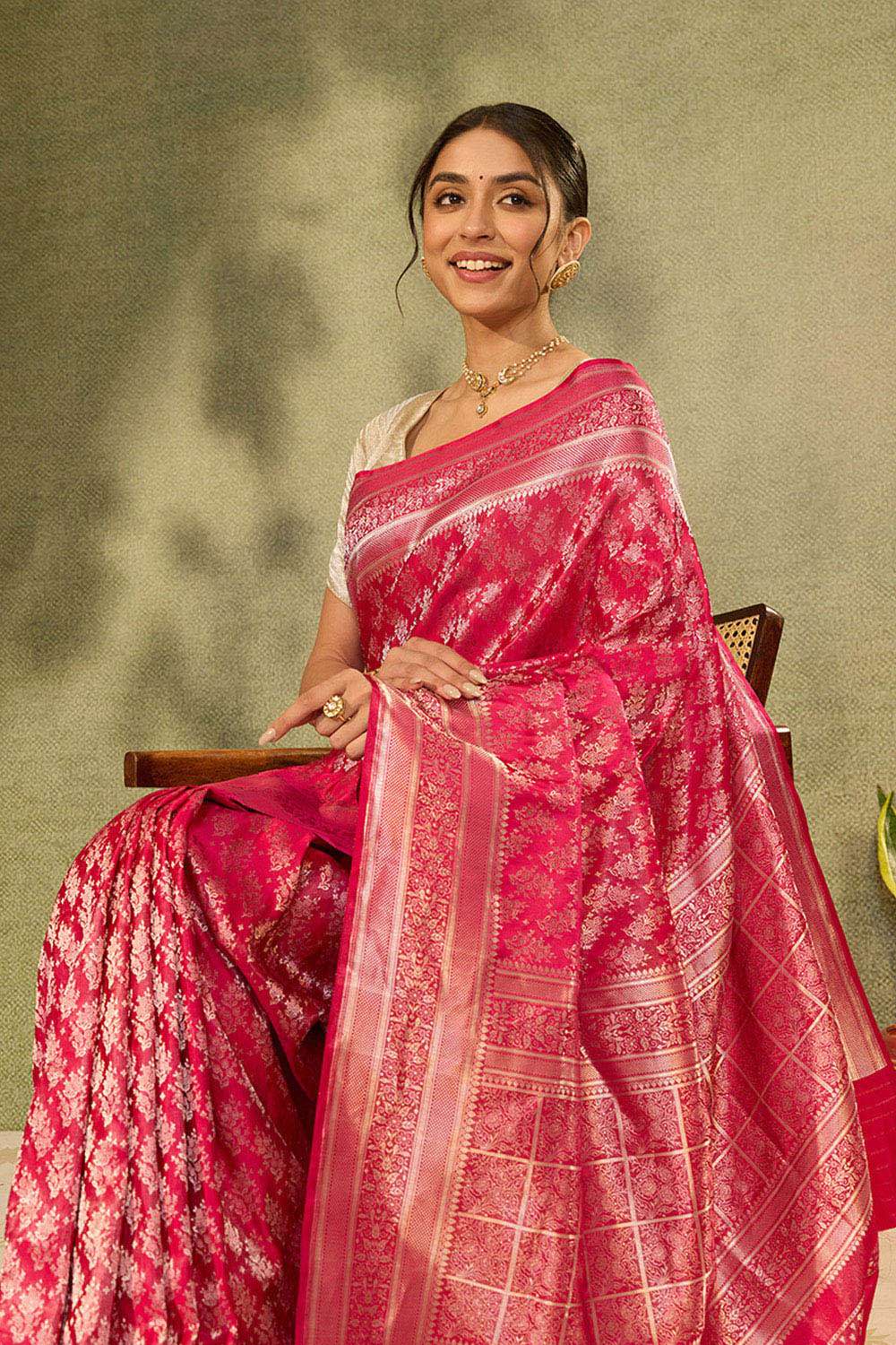 Pink Pure Silk Tanchoi Banarasi Saree image number null