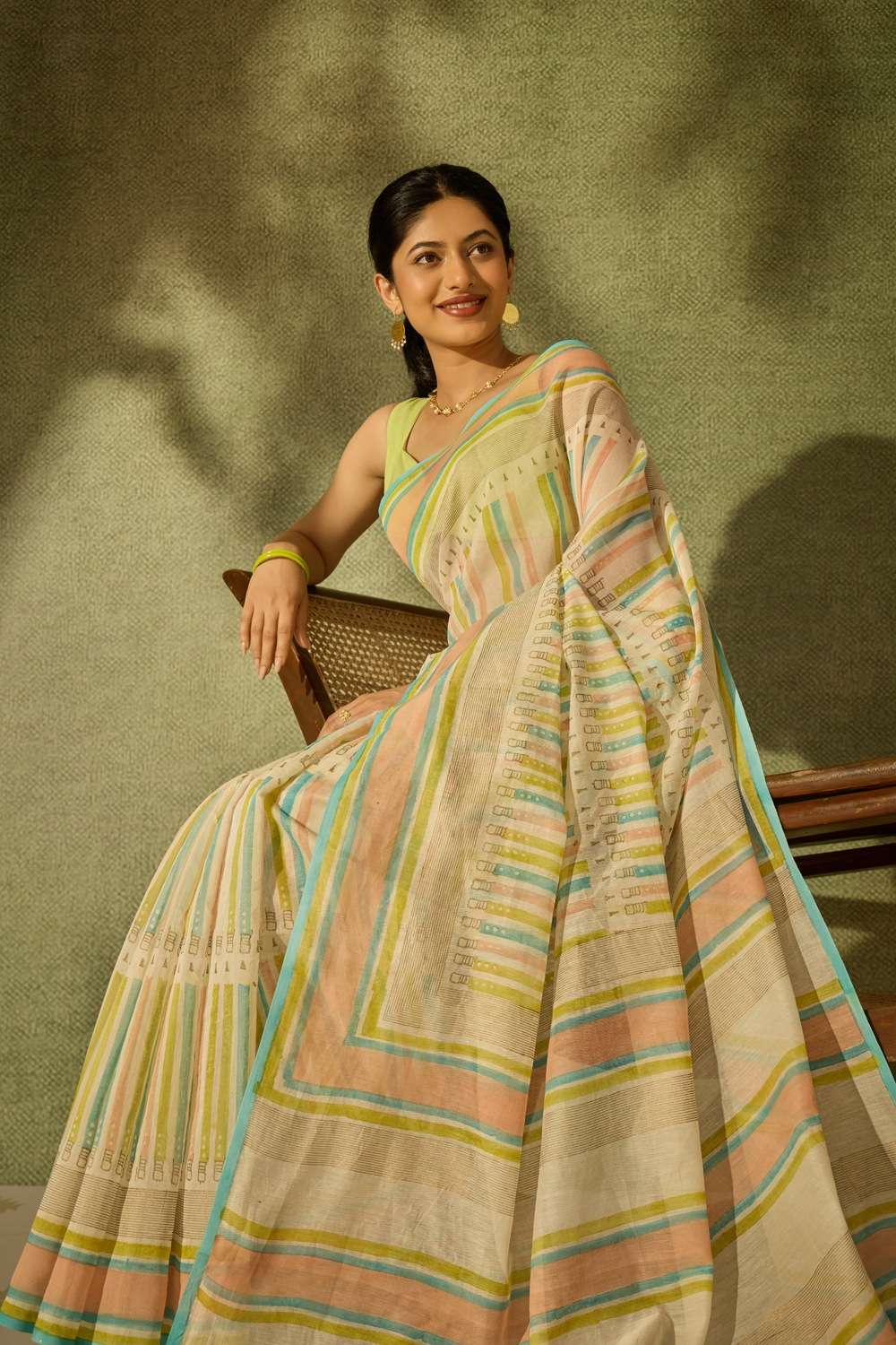 Off White Rajasthan Pure Silk Cotton Printed Sanganeri Saree image number null