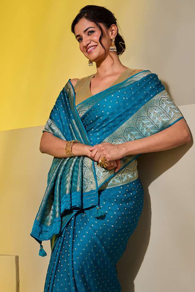 Dark Green Woven Viscose Saree thumbnail image number null
